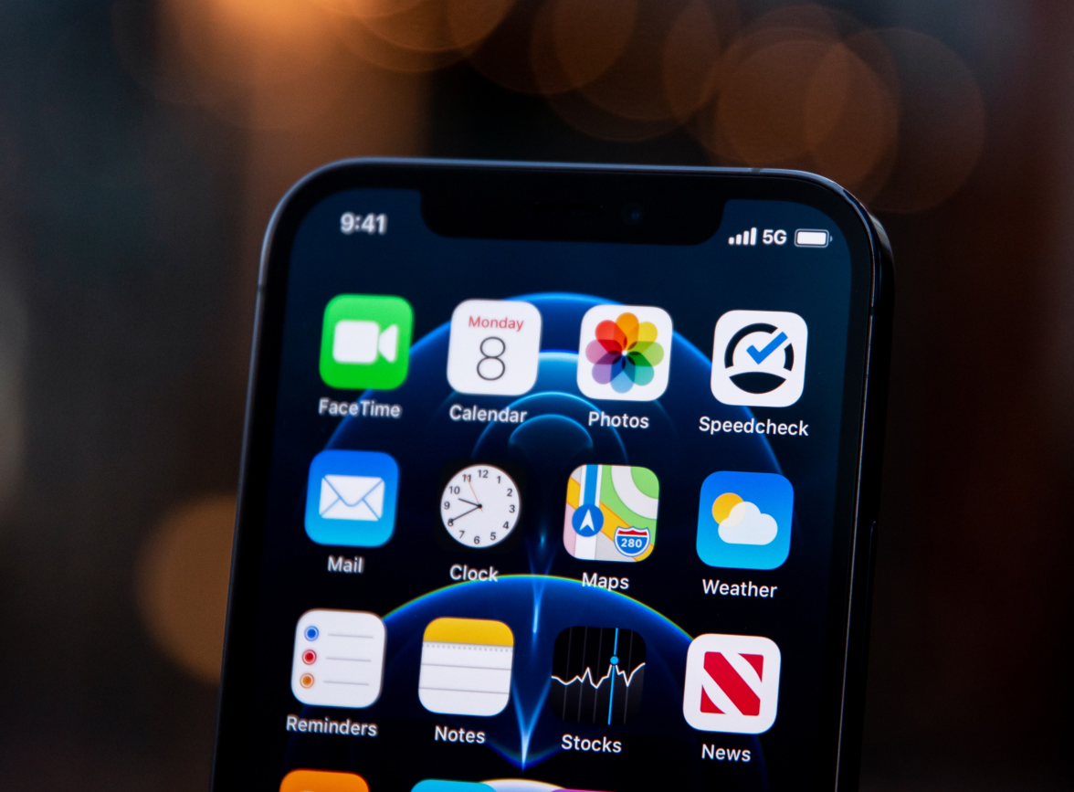 垫江苹果手机维修分享为什么 iPhone 12 在冬季会自动关机 